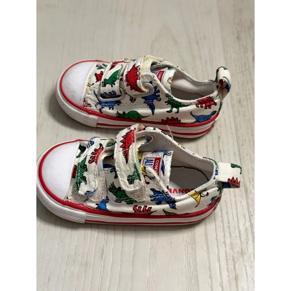 Converse Chuck Taylor All Star Dinosaur Print Sneakers Size 5.  White canvas wit